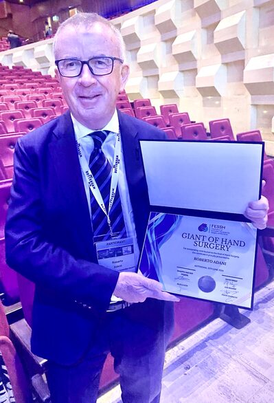 Il Dottor Adani riceve il “Giant Award in Hand Surgery” della FESSH