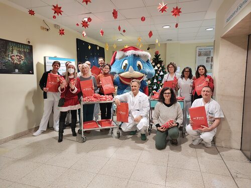 Tradizionale visita di Elia, la mascotte di Grandemilia, in Pediatria 